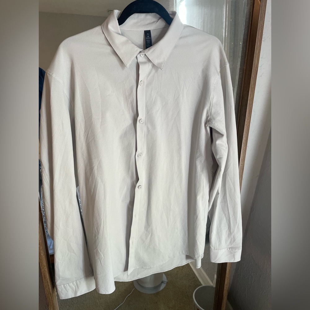 LuLu Lemon Vented Long Sleeve NWOT